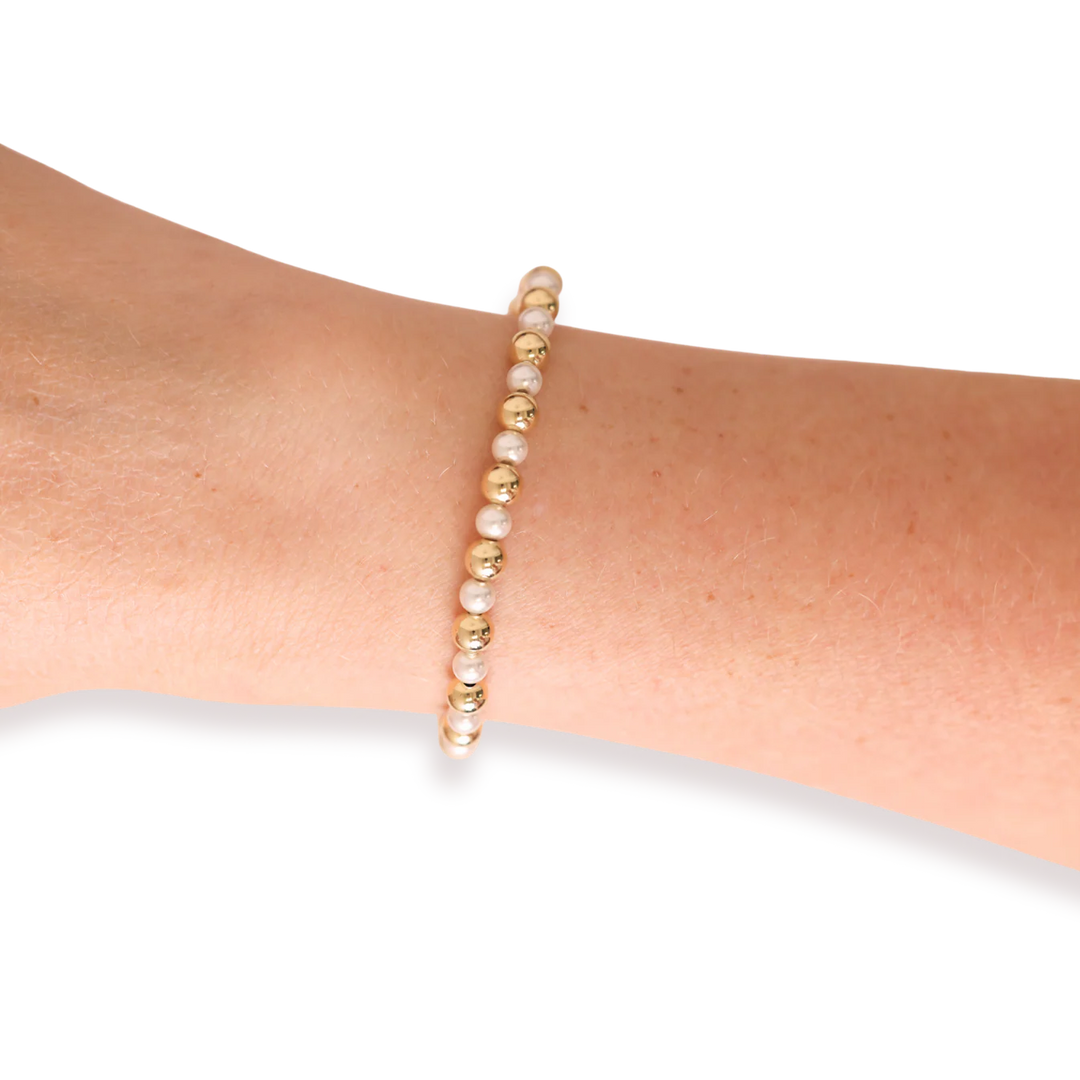 BEADED BLONDES: ANNA PEARL BRACELET- GOLD