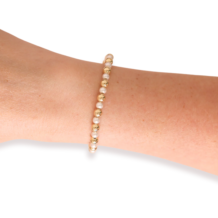 BEADED BLONDES: ANNA PEARL BRACELET- GOLD