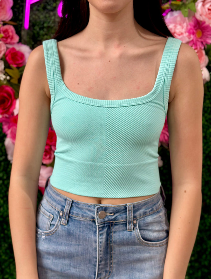 ISLAND AQUA SCOOP CHEVRON TANK