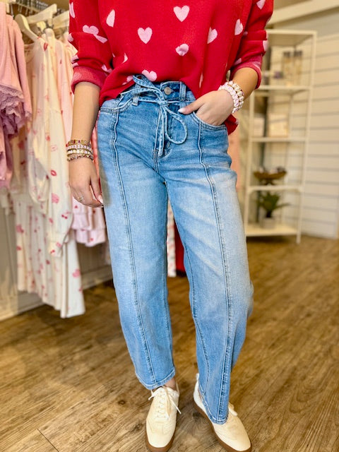 LIGHT WASH BARREL JEAN WITH WAIST TIE