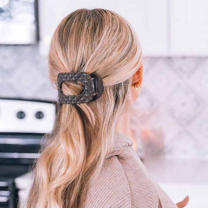 TELETIES: QUILTED MEDIUM FLAT ROUND CLIP- TRULY TAUPE