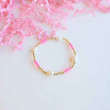 PEARL POPPI BRACELET: HOT PINK