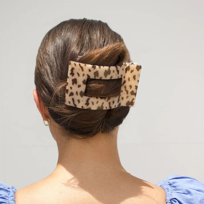 TELETIES: LARGE FLAT RECTANGLE HAIR CLIP- BLONDE TORTOISE