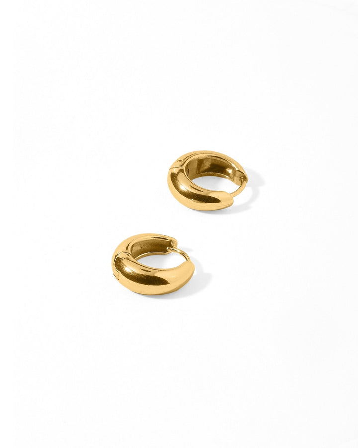 Huggie Earrings - Sunday Hoop Gold 10mm