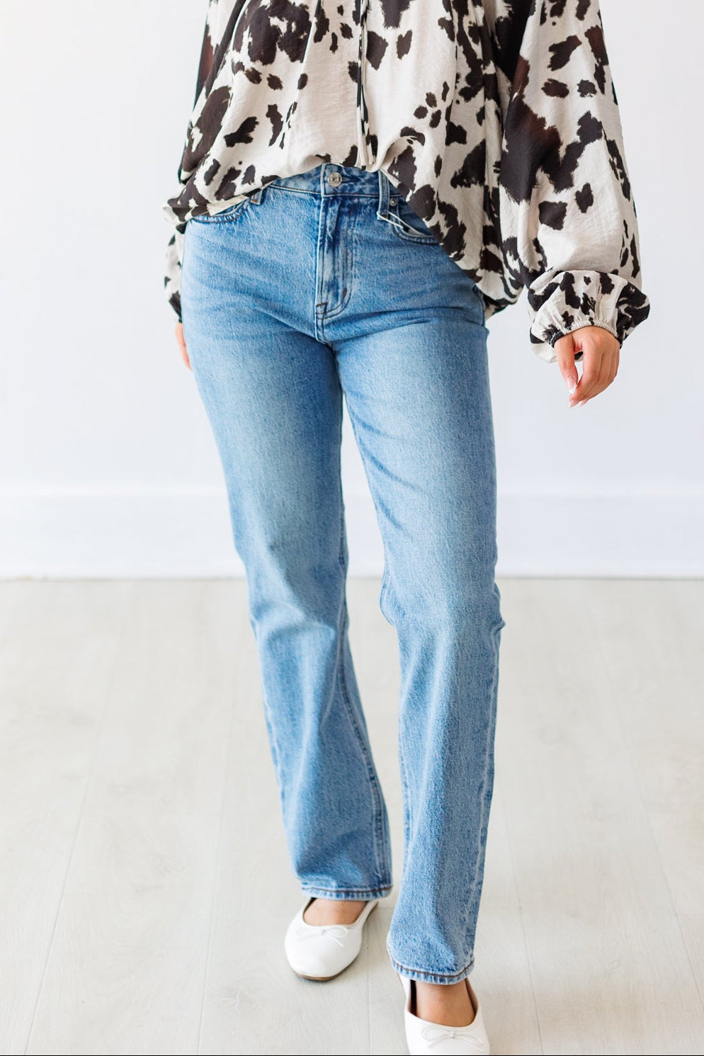 Z SUPPLY: THE MUSE H/R STRAIGHT LEG JEAN - LIGHT YEAR