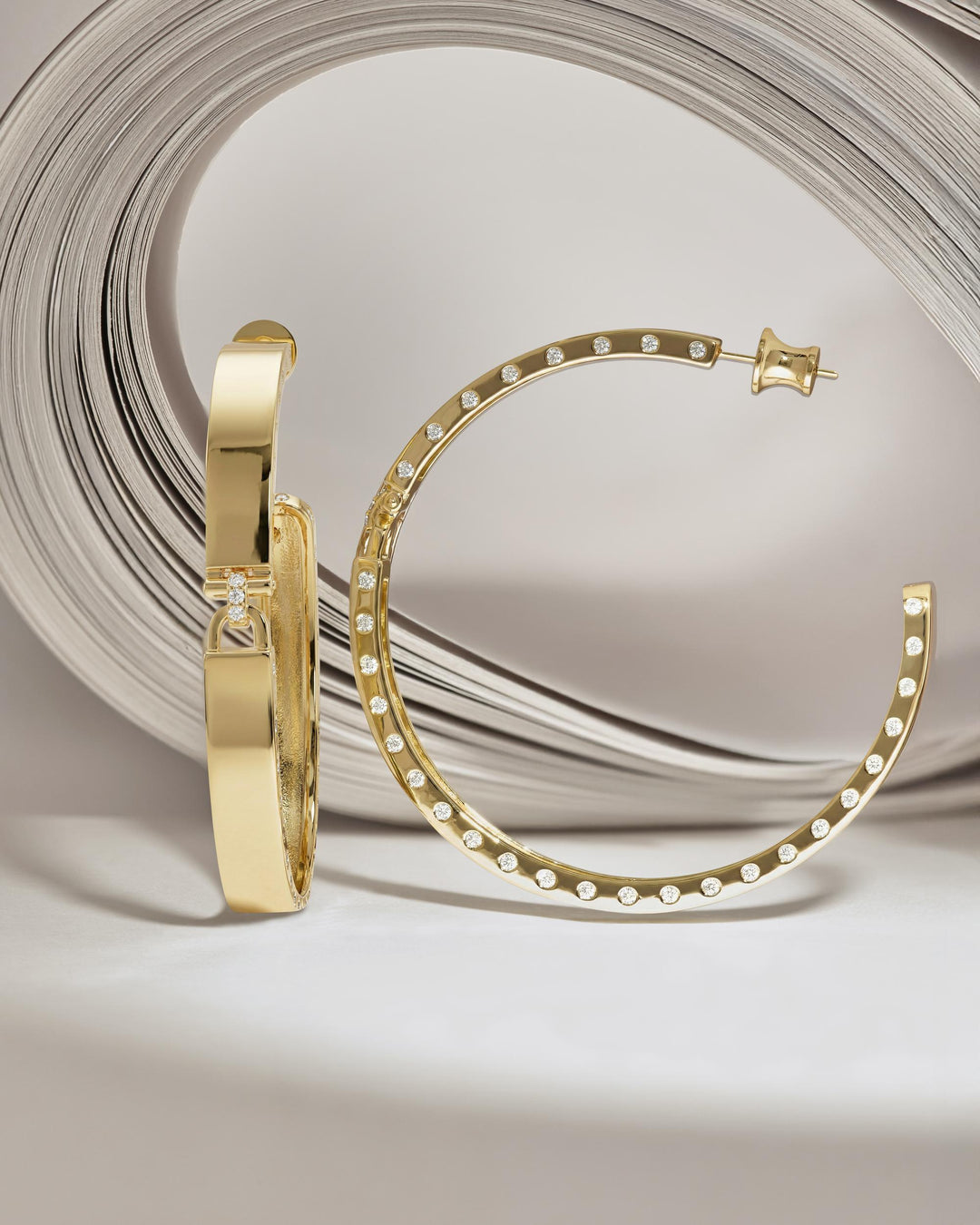 MELINDA MARIA: ASHLEY LOCK 2" HOOP-GOLD