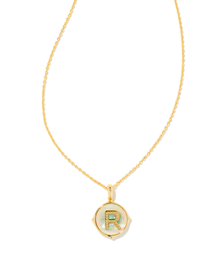 KENDRA SCOTT: Letter Disc Pendant Necklace in Gold/Iridescent Abalone